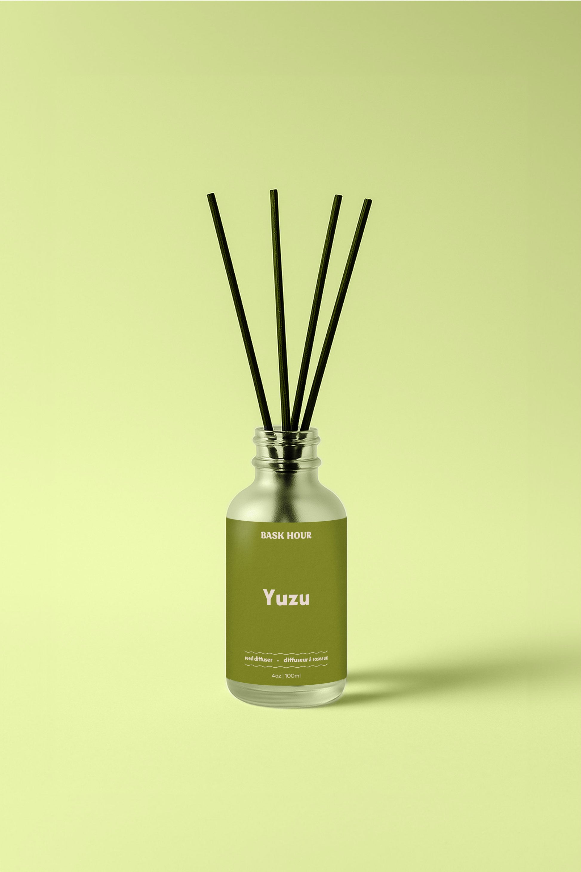 Yuzu scented reed diffuser. a mix of fresh, floral and woody notes. perfect for any type of room.